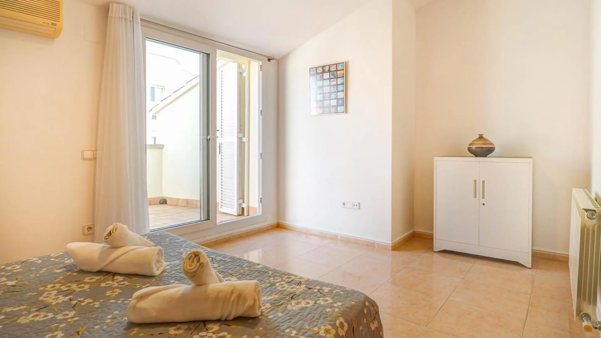 Ribes Duplex By Hello Homes Sitges 0*,  Spanyolország